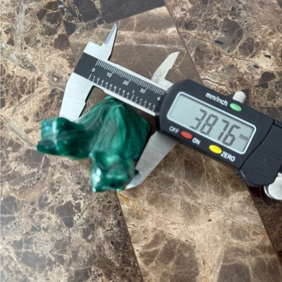 Green Malachite Cats Figurine Carved - Picture 10 of 13